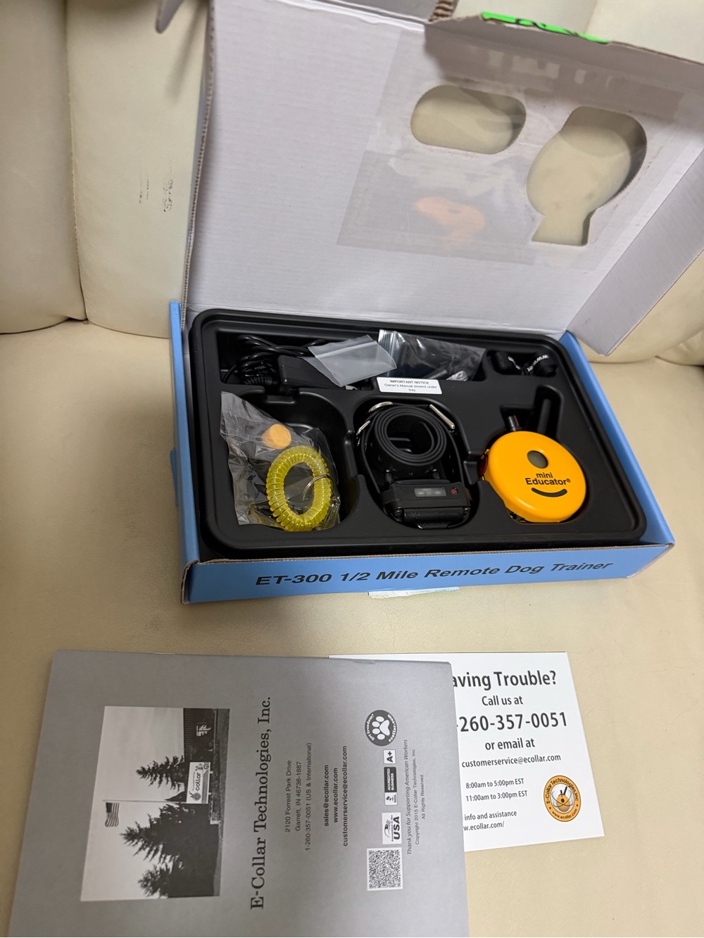 E-Collar ET-300 Dog Training Collar - Blue/Yellow - Picture 3 of 8
